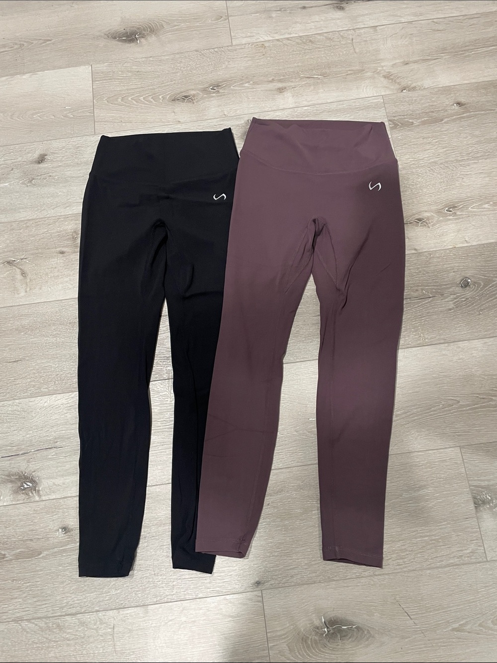 Two Seamless High-Waist Ankle Leggings - Black & Burgundy